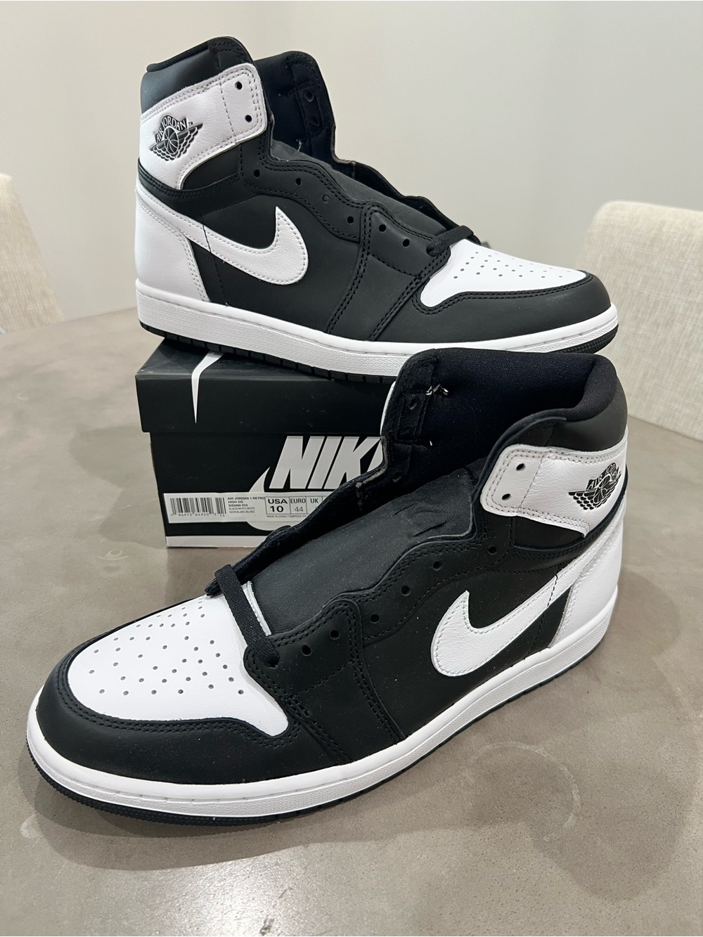 Nike Air Jordan 1 High OG - Black/White - Size 10
